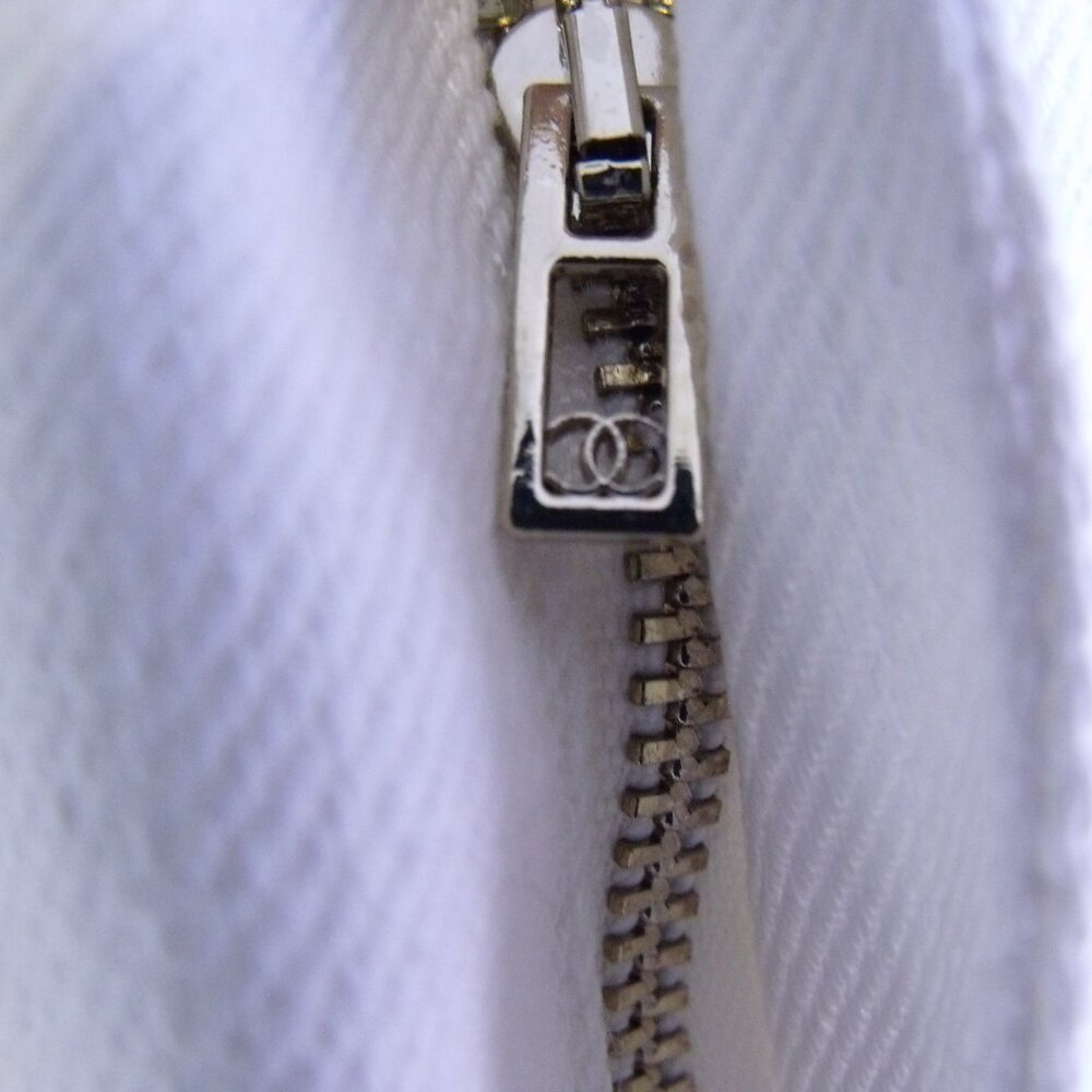 Chanel Cropped Jeans CC Buttons - Picture 15 of 15